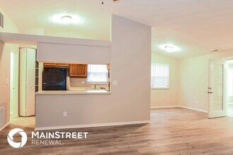 6795 Centennial Dr in Reynoldsburg, OH - Foto de edificio - Building Photo