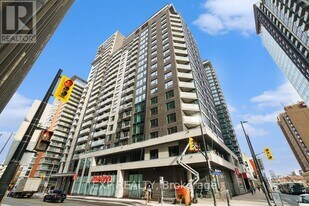 180 George St in Ottawa, ON - Building Photo