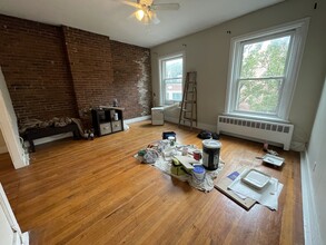 437 Hanover St, Unit 2 in Boston, MA - Building Photo - Building Photo