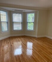 16 Harris St, Unit 12-3 in Brookline, MA - Building Photo