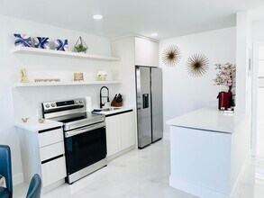 2316 Freedom St in Hollywood, FL - Building Photo - Building Photo