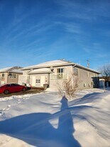 9832-9896 96 Ave in Grande Prairie, AB - Building Photo