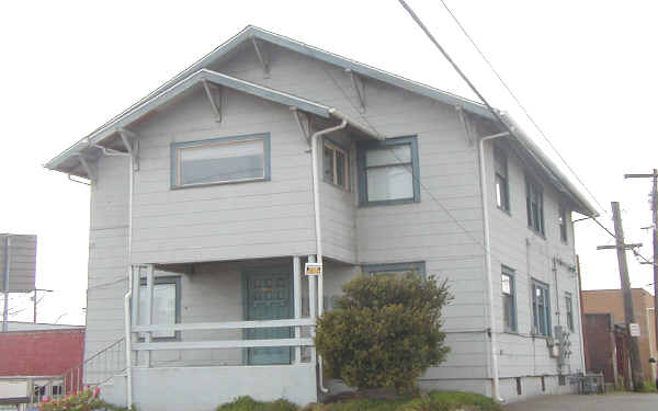 2830 Cedar St in Everett, WA - Building Photo - Building Photo