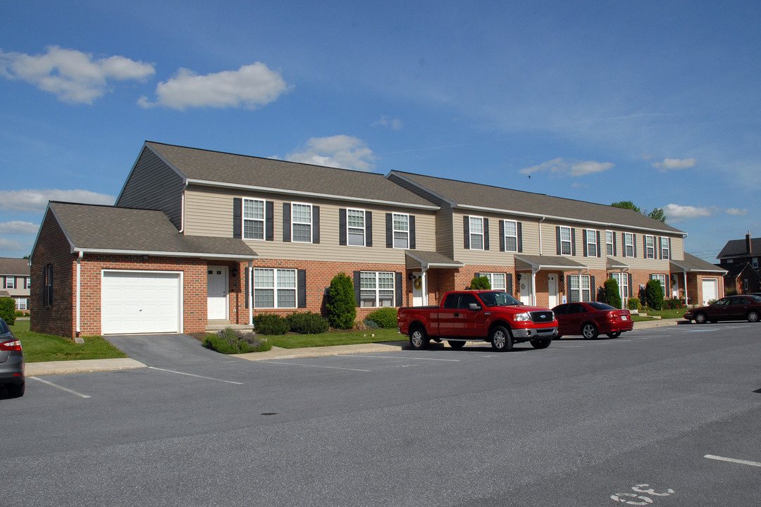 Ambleside Townhouses in Lancaster, PA - Building Photo