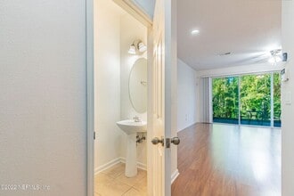 5737 Parkstone Crossing Dr in Jacksonville, FL - Building Photo - Building Photo