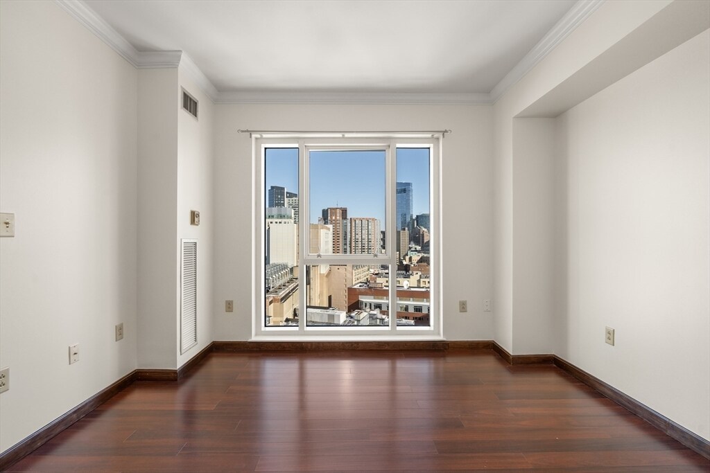 1 Nassau St in Boston, MA - Building Photo