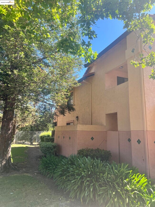 2270 Renwick Ln in Antioch, CA - Building Photo - Building Photo