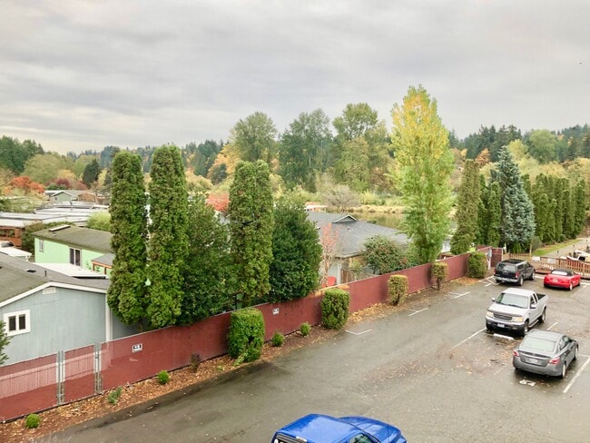 7217 NE 175th St, Unit 215 in Kenmore, WA - Building Photo - Building Photo