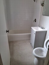 276 Collins St in Hartford, CT - Building Photo - Building Photo