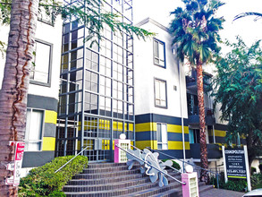884 Palm Ave-Unit -furnished in West Hollywood, CA - Foto de edificio - Building Photo