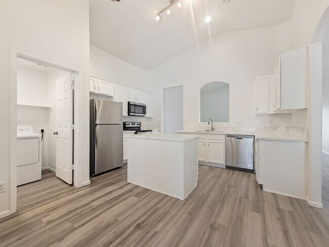 17470 W Elizabeth Ave in Goodyear, AZ - Building Photo - Building Photo