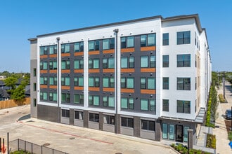 CO/OP Singleton in Dallas, TX - Foto de edificio - Building Photo