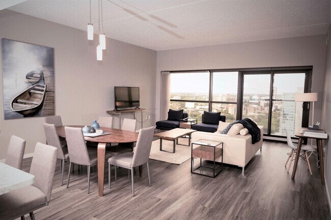 300 Assiniboine in Winnipeg, MB - Building Photo - Building Photo