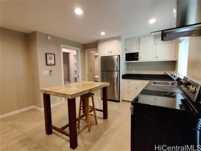 958 Holoholo St in Kailua, HI - Building Photo - Building Photo