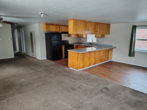 18 E Main St in Ione, CA - Foto de edificio - Building Photo