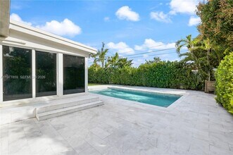 7750 SW 16th St in Miami, FL - Building Photo - Building Photo