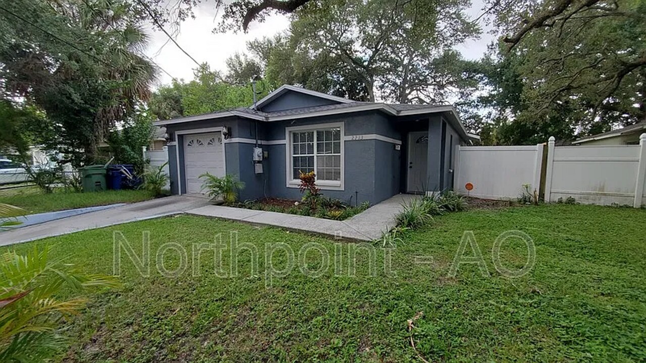 2213 E 17th Ave in Tampa, FL - Building Photo
