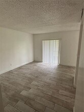 9950 Turf Way in Orlando, FL - Building Photo - Building Photo