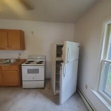 9 Mechanic St, Unit B in North Bennington, VT - Building Photo - Building Photo