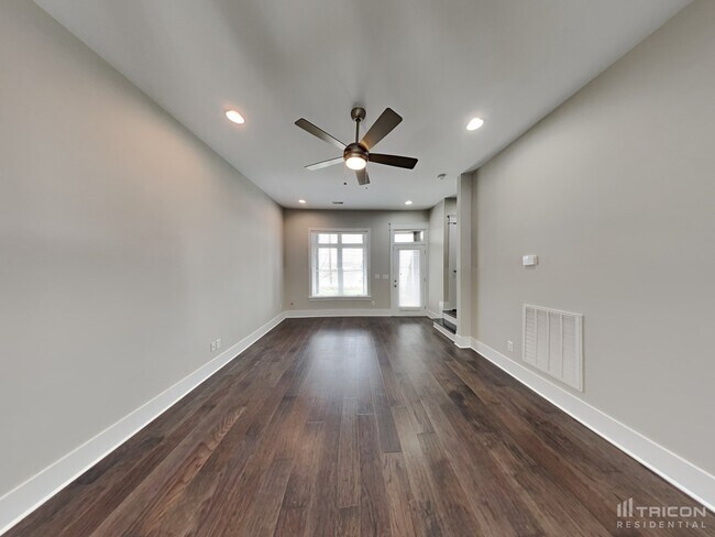 6817 Charlotte Pike in Nashville, TN - Building Photo - Building Photo
