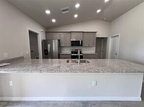 2523 NW 26th Ave in Cape Coral, FL - Building Photo - Building Photo