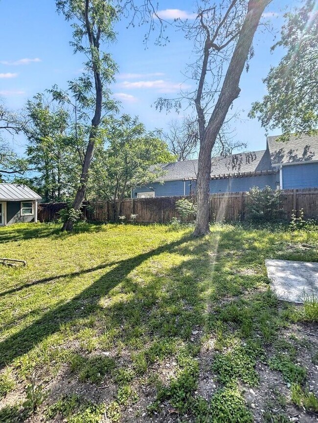 615 Delmar St in San Antonio, TX - Building Photo - Building Photo