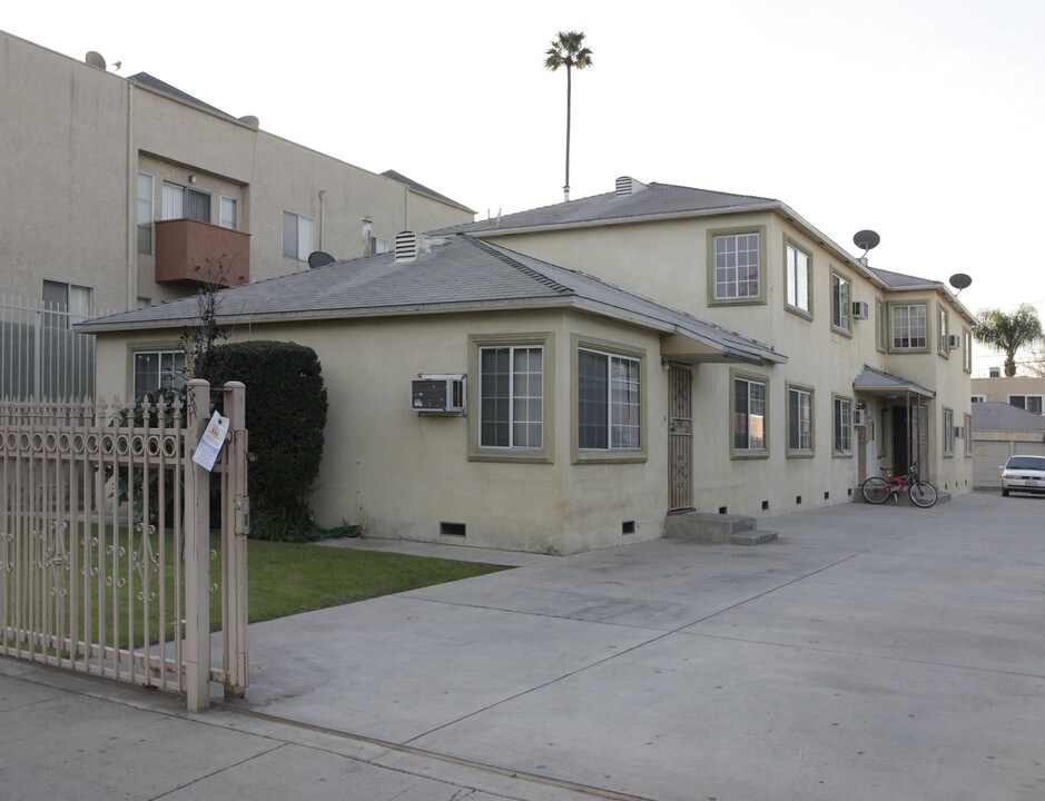 14146-14150 Sylvan St in Van Nuys, CA - Building Photo