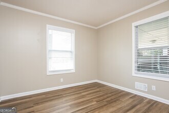 2471 Meadow Lark Dr in East Point, GA - Building Photo - Building Photo