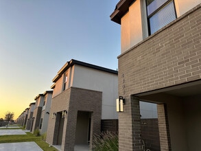 4900 Tyler Ave in McAllen, TX - Building Photo - Building Photo