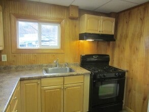 64 Kins Ct in Wareham, MA - Building Photo - Building Photo