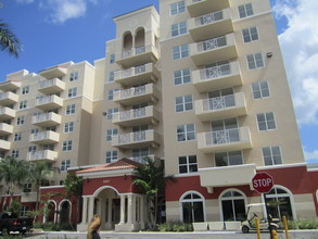 Colony at Dadeland in Miami, FL - Building Photo - Building Photo