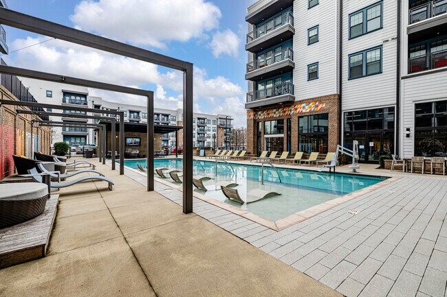 The Jamestown in Richmond, VA - Building Photo - Interior Photo