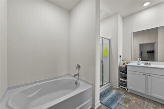 120 Echo Ct in Hoschton, GA - Foto de edificio - Building Photo