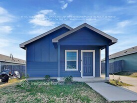 2930 Greenhorn Ave in Crandall, TX - Building Photo