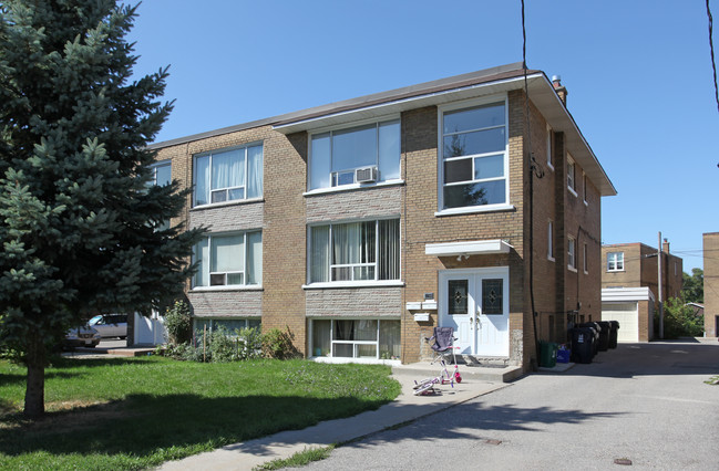 26-28 Elway Ct in Toronto, ON - Building Photo - Primary Photo