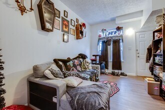 2013.5 Gregory St in Pittsburgh, PA - Foto de edificio - Building Photo