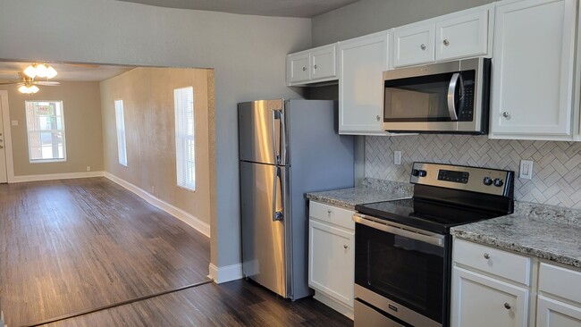 property at 340 S 6th St