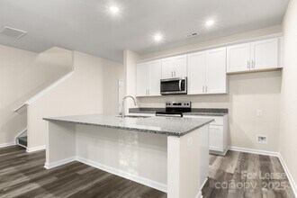 990 Shearer Rd in Mooresville, NC - Building Photo - Building Photo