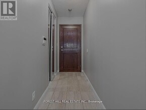 18 Lee Centre Dr in Toronto, ON - Building Photo - Building Photo