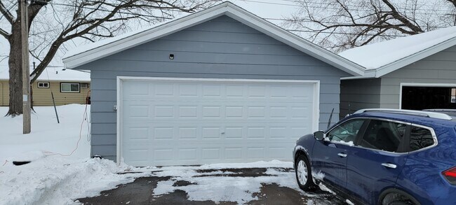 2834 Thomas Dr, Unit 2834 Thomas Dr in Eau Claire, WI - Building Photo - Building Photo