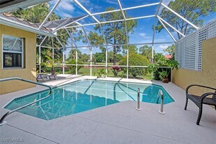641 St Andrews Blvd in Naples, FL - Building Photo