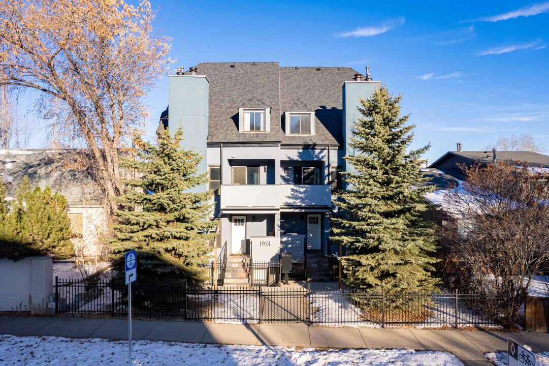 1934 12th Ave SW in Calgary, AB - Building Photo