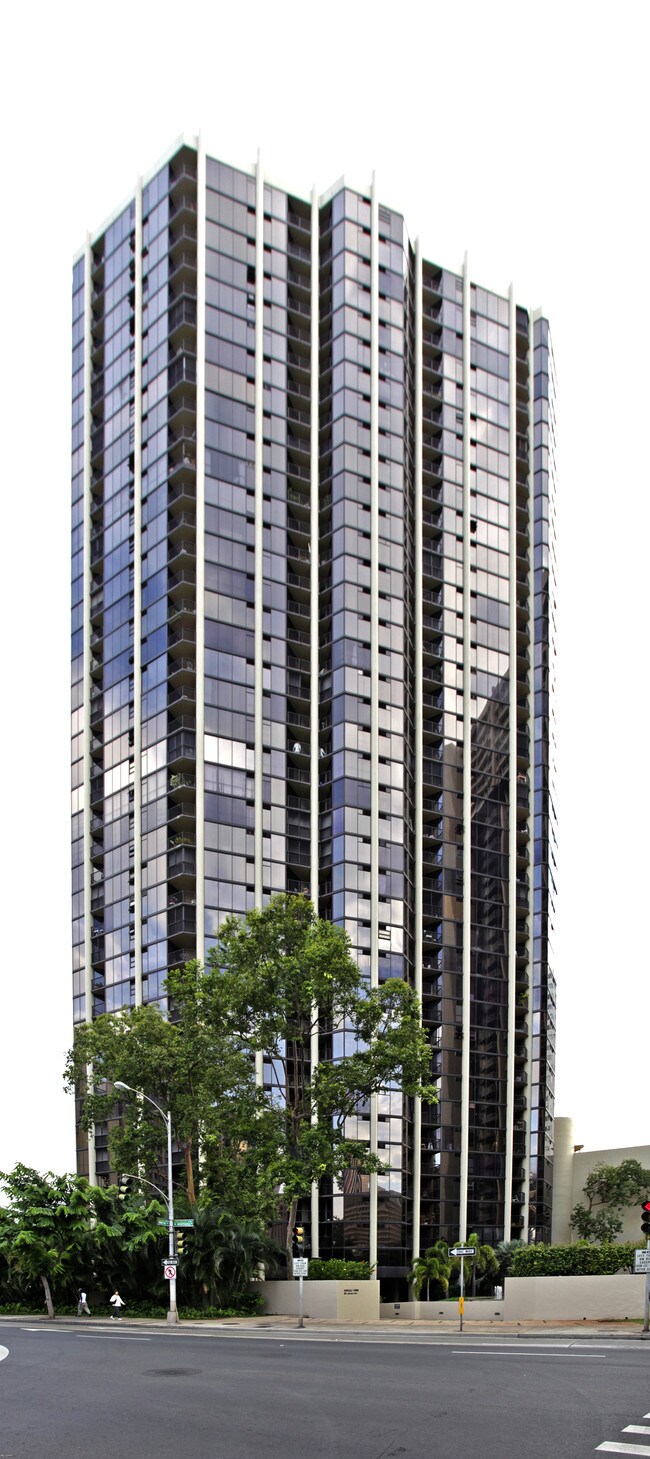 Honolulu Tower in Honolulu, HI - Building Photo - Building Photo