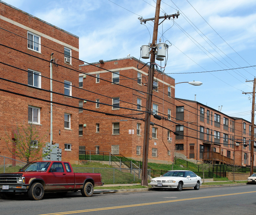 812 Chesapeake St SE in Washington, DC - Building Photo