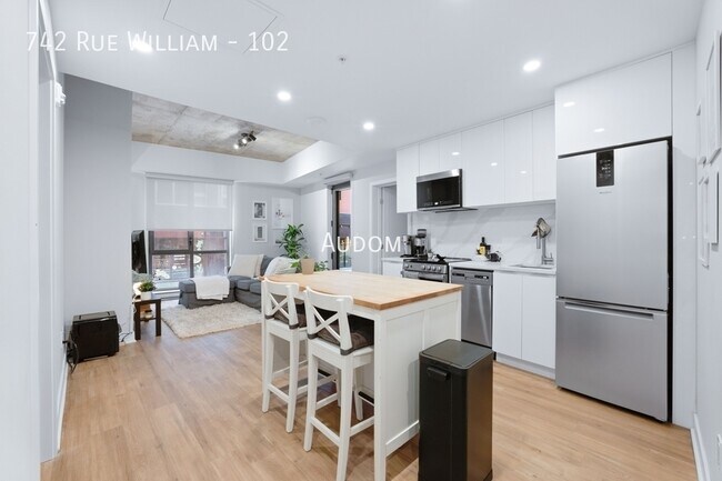 The Prince W in Montréal, QC - Building Photo - Interior Photo