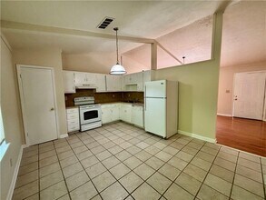 880 Stillwater Ln in Lawrenceville, GA - Building Photo - Building Photo