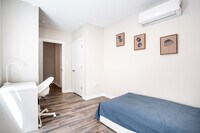 2549 N Bancroft St photo'