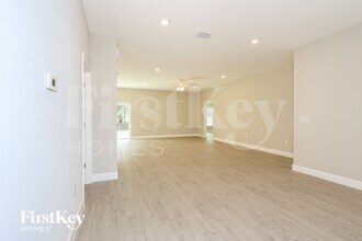 546 Warwick St SE in Palm Bay, FL - Foto de edificio - Building Photo