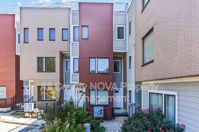 1384 Talbert Ct SE in Washington, DC - Building Photo - Building Photo