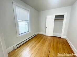 22 Howell St, Unit 3 in Boston, MA - Building Photo - Building Photo